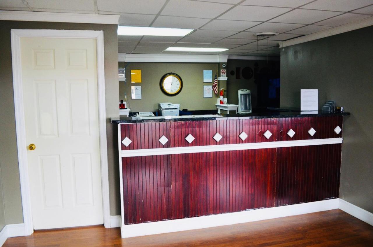 Budget Inn Russellville Exterior photo